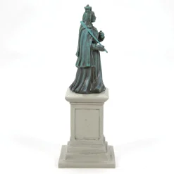 New Department 56 A Monument For Her Majesty